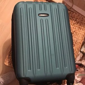 Like new small carry on bag. Got new luggage.